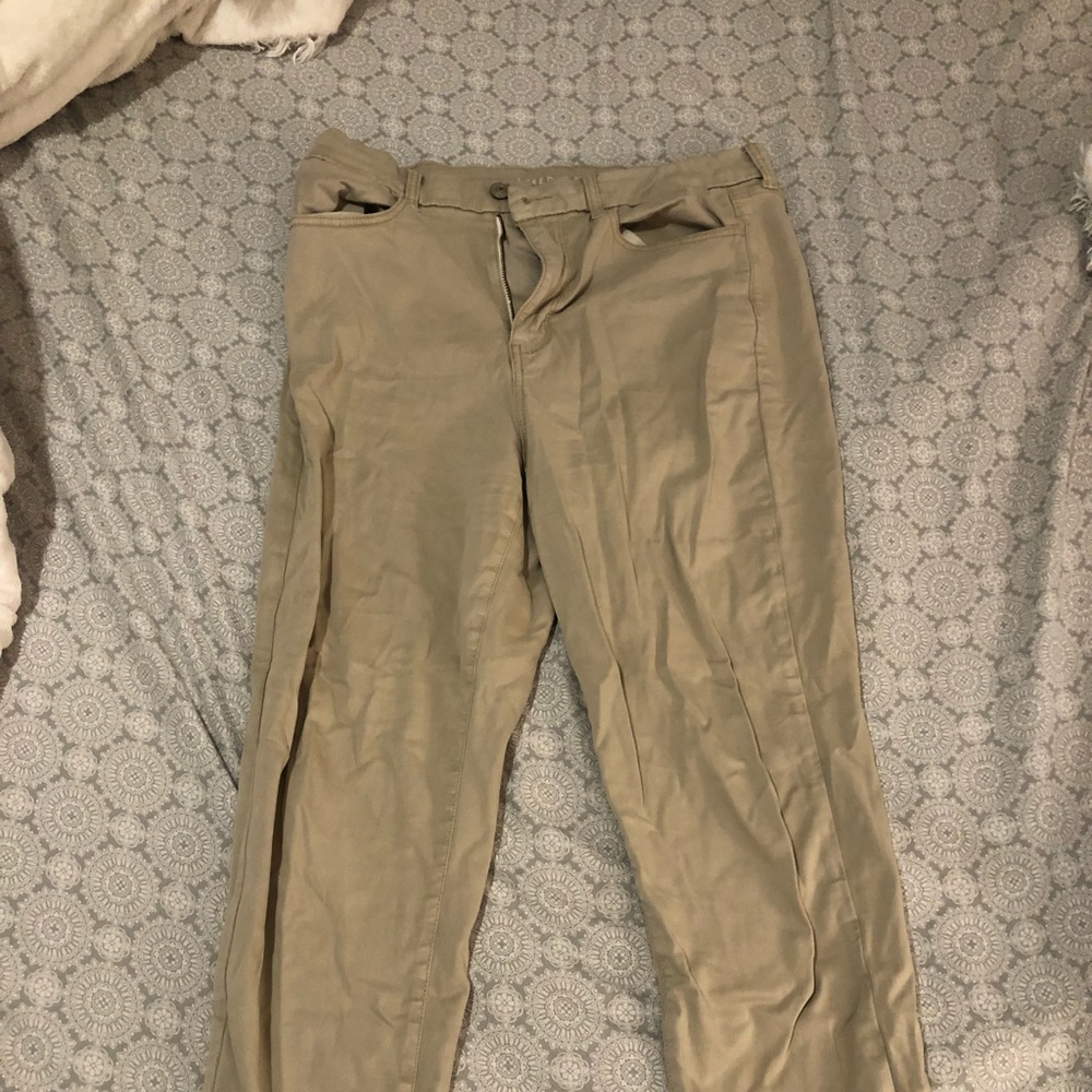 American Eagle Super Stretch Kahki Pants